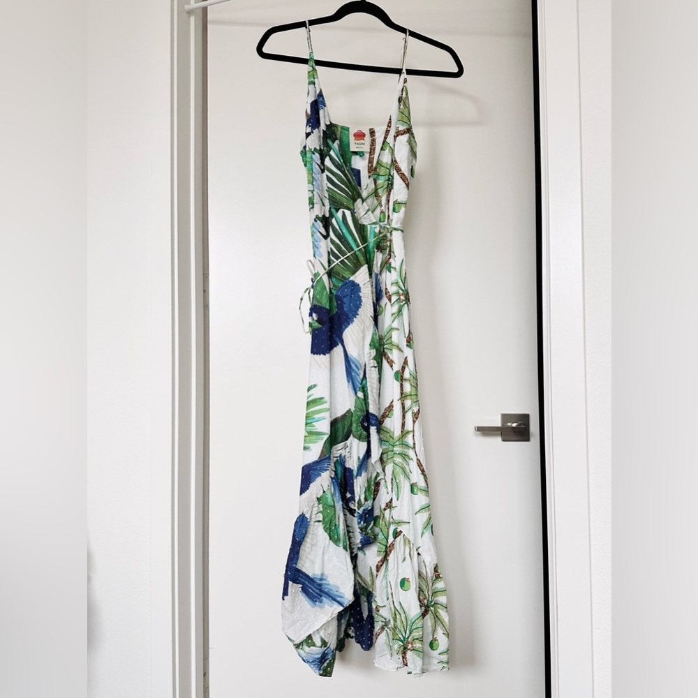 💌SOLD💌 Farm Rio Sleeveless White Blue Macaw Parrot Wrap Summer Flowy Dress